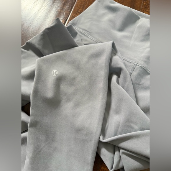 Lululemon Soft Gray Wunder Train HR Tight 25” Leggings - New Without Tags - Picture 2 of 6